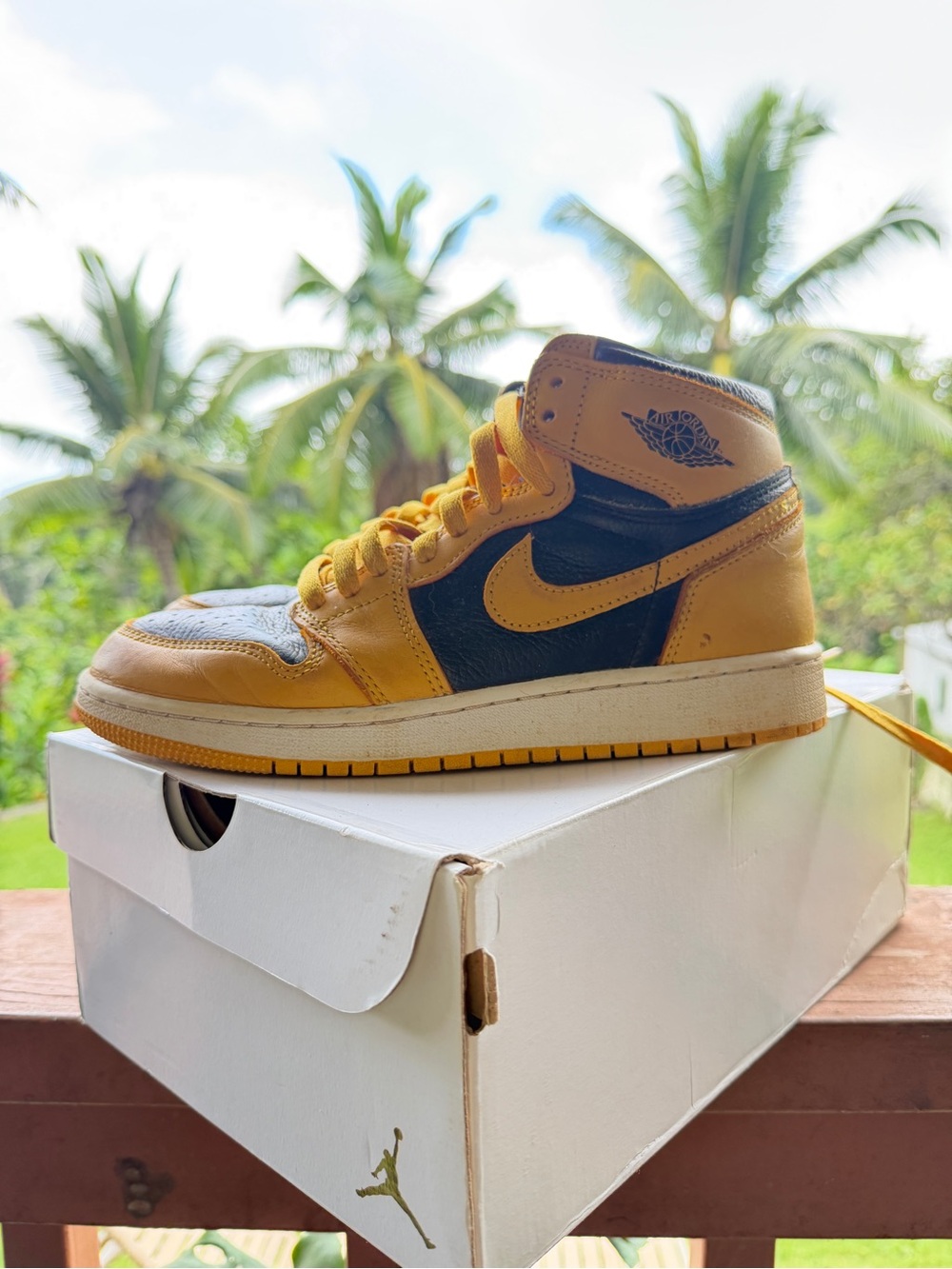 Nike Black/Yellow High-Top Sneakers 6.5